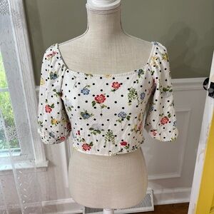 Polka dot floral milkmaid‎ puff sleeve crop top
mi ami Size medium smock back